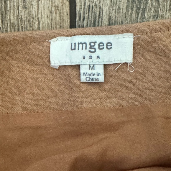 EUC Umgee Embroidered Mini Skirt Size Medium - Picture 5 of 5